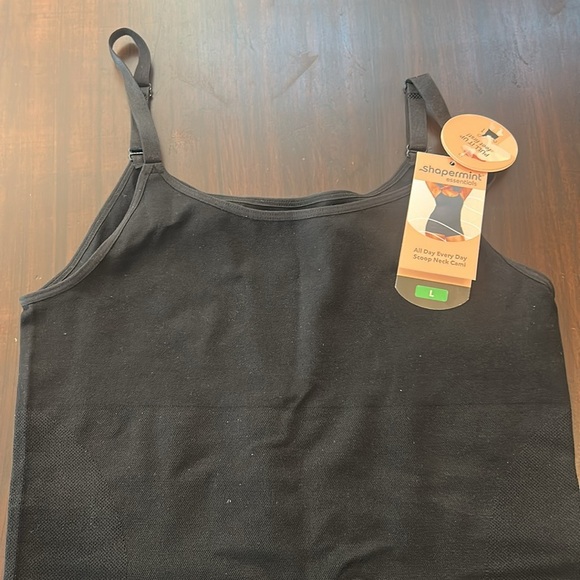 Shapermint Essentials All Day Every Day
Shaping Scoop Neck Cami Black Size L NWT - Picture 3 of 12